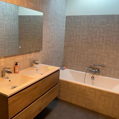 La Vie En Rose فيلة Muno